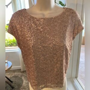 Eliza J champagne blush sequin and satin blouse. Elegant Blushing pink sequins❤️